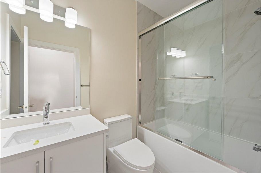 4854 Slocan Street Vancouver, BC - 35