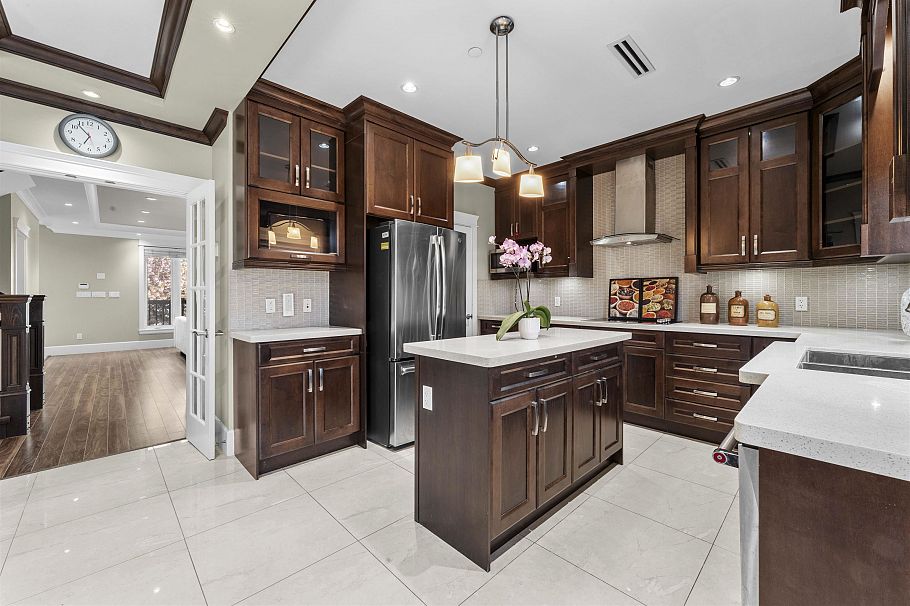 455 E 60th Avenue Vancouver, BC - 8