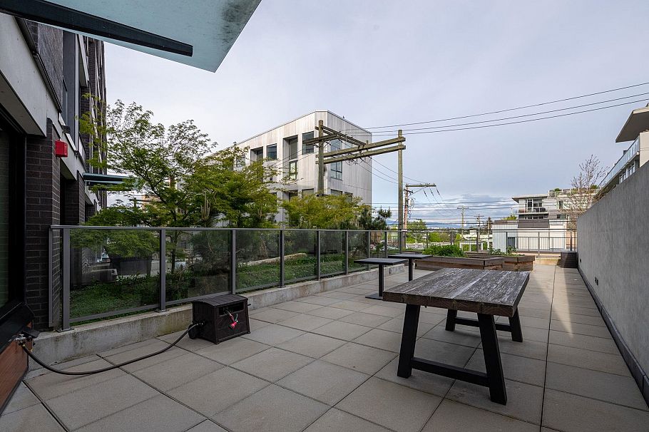 401 210 E 5th Avenue Vancouver, BC - 18