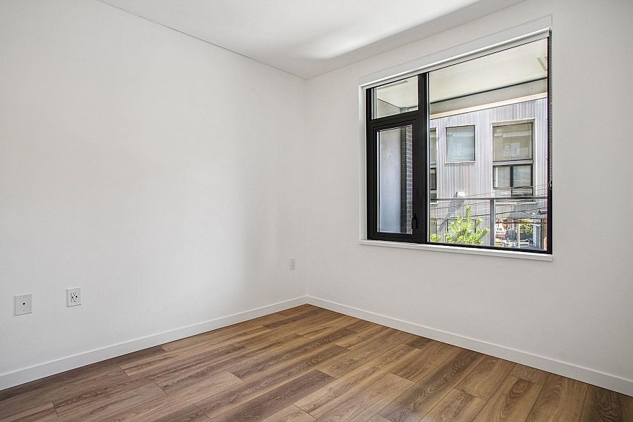 401 210 E 5th Avenue Vancouver, BC - 9