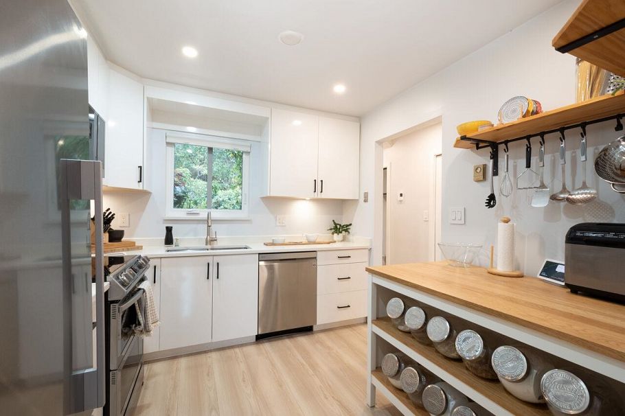 31 900 W 17th Street North Vancouver, BC - 20