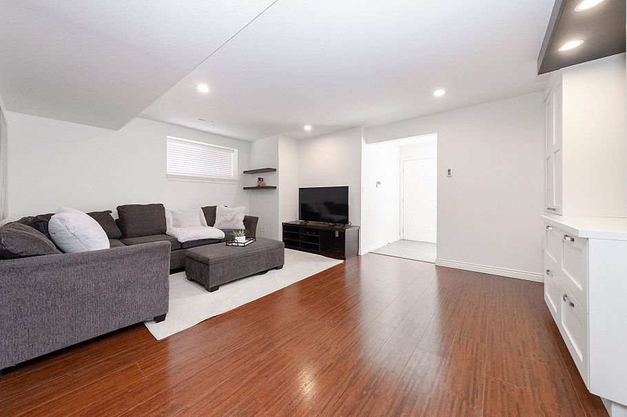 369 E 5th Street North Vancouver, BC - 29