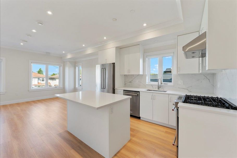 4856 Slocan Street Vancouver, BC - 11