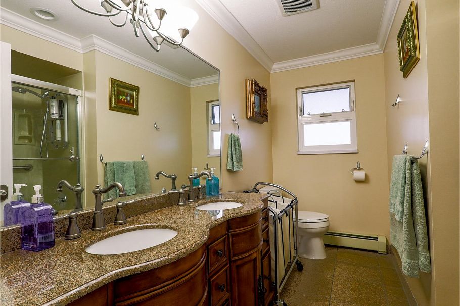 2038 E 40th Avenue Vancouver, BC - 17