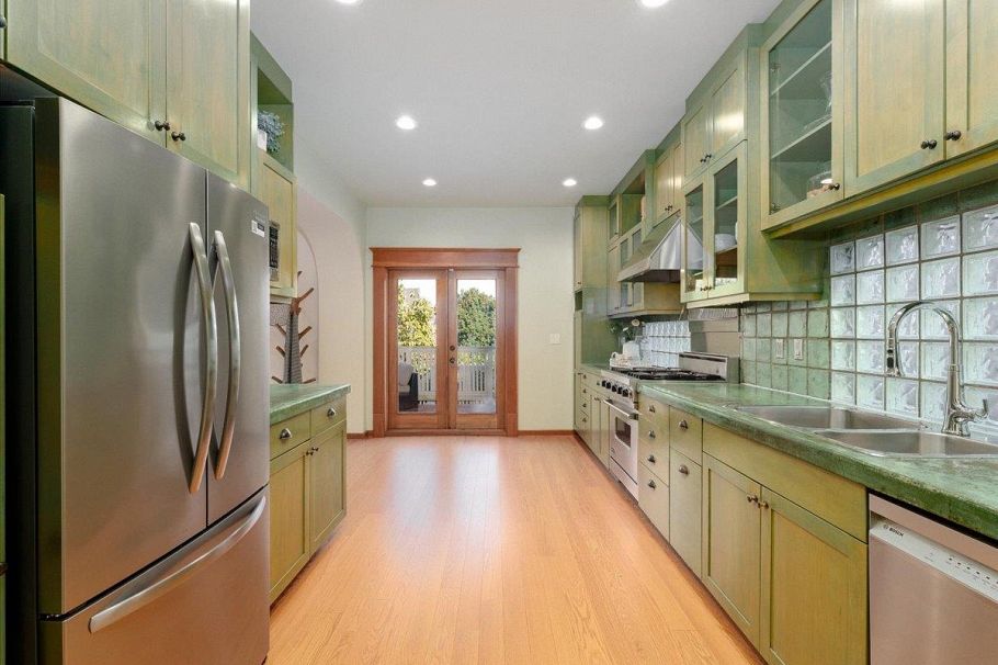 1216 Lakewood Drive Vancouver, BC - 13