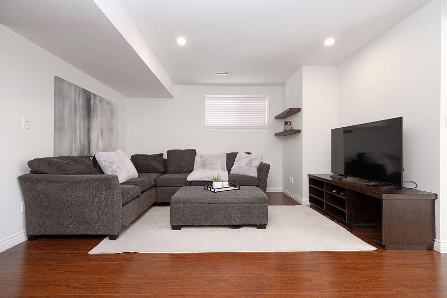 369 E 5th Street North Vancouver, BC - 28