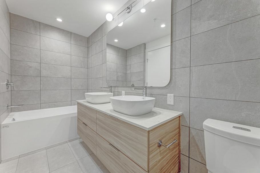 303 2375 Emery Court North Vancouver, BC - 18