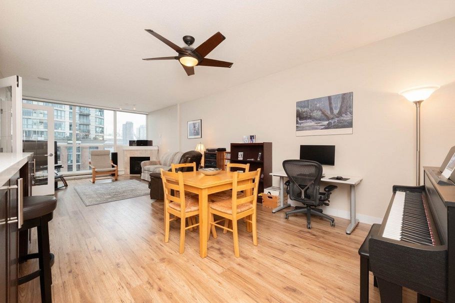 706 189 National Avenue Vancouver, BC - 4