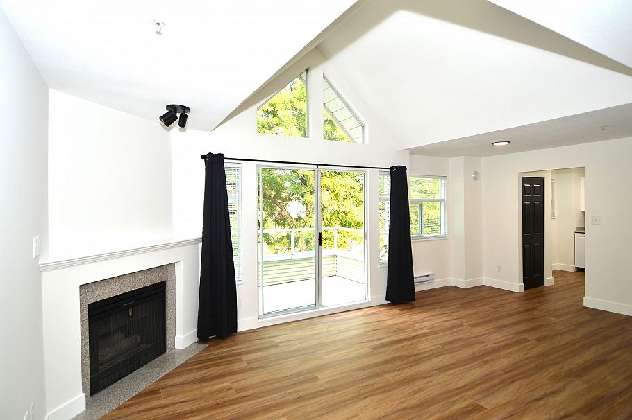 404 3638 Rae Avenue Vancouver, BC - 4