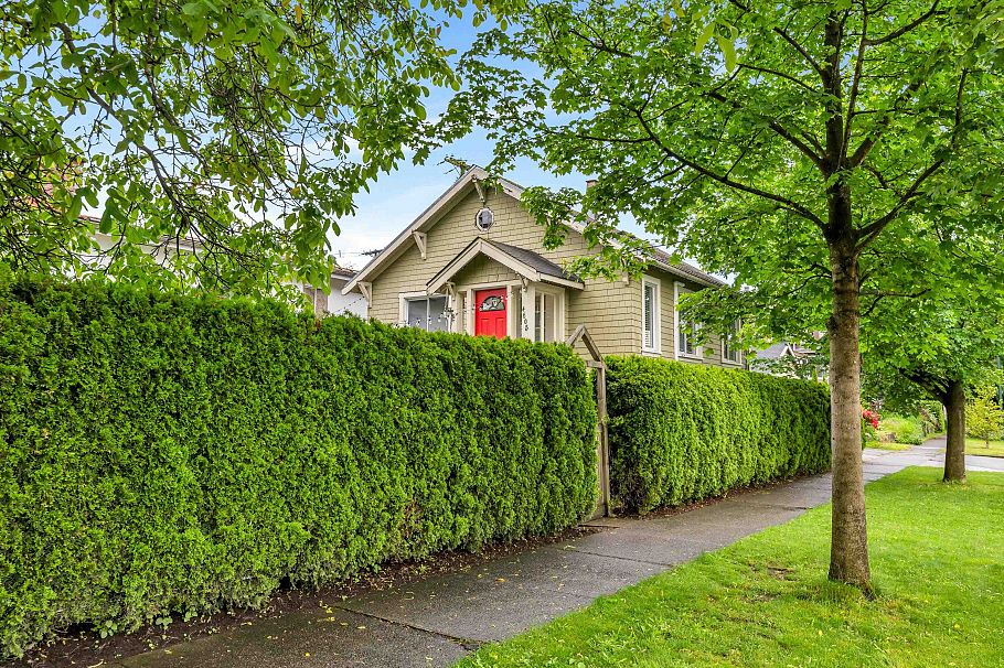 4605 Fraser Street Vancouver, BC - 2