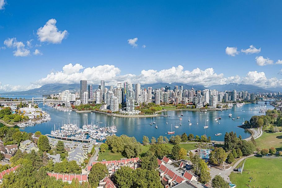 2243 Oak Street Vancouver, BC - 31