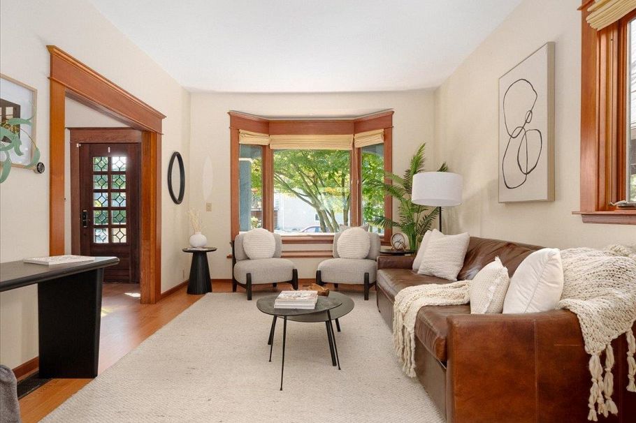 1216 Lakewood Drive Vancouver, BC - 4