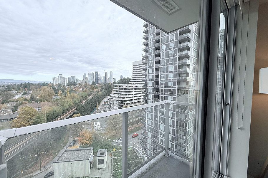 2101 5470 Ormidale Street Vancouver, BC - 17