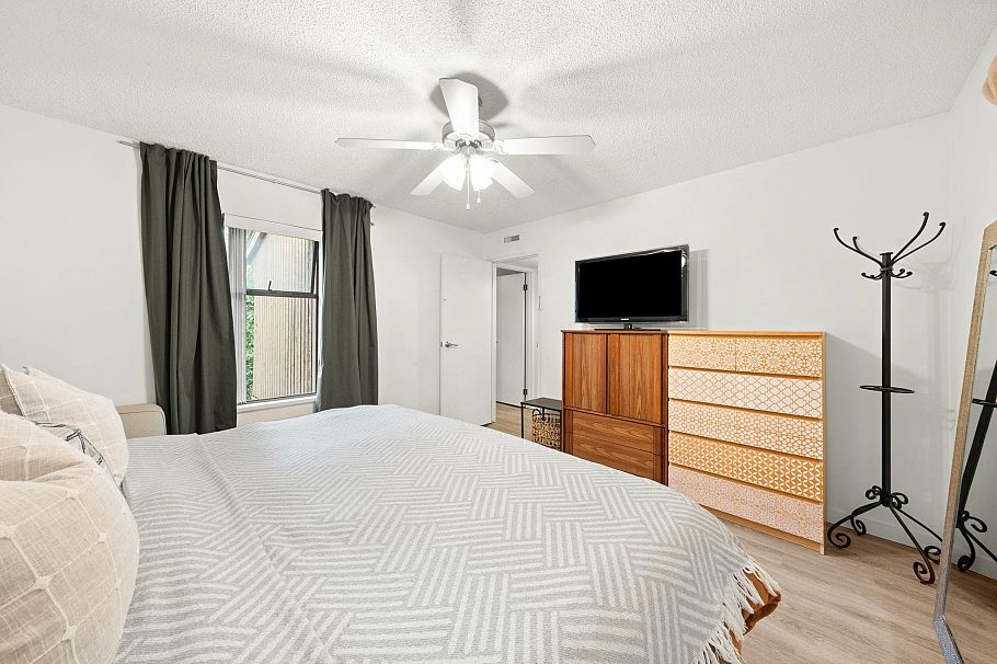 1884 Purcell Way North Vancouver, BC - 13