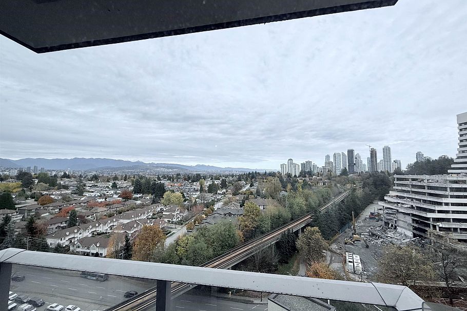 2101 5470 Ormidale Street Vancouver, BC - 23