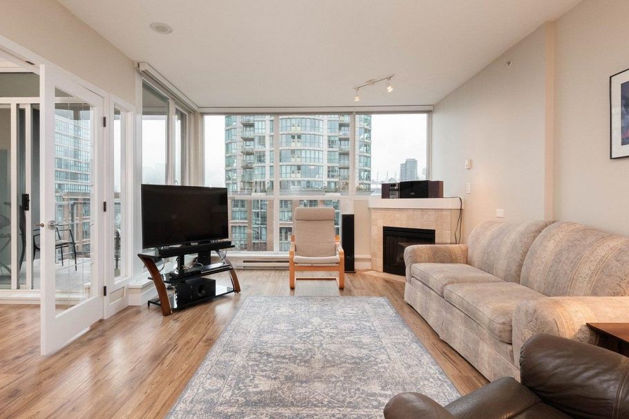 706 189 National Avenue Vancouver, BC - 1