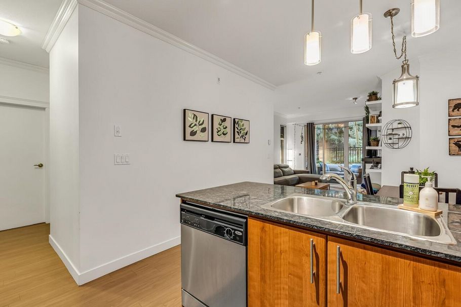 119 1633 Mackay Avenue North Vancouver, BC - 6