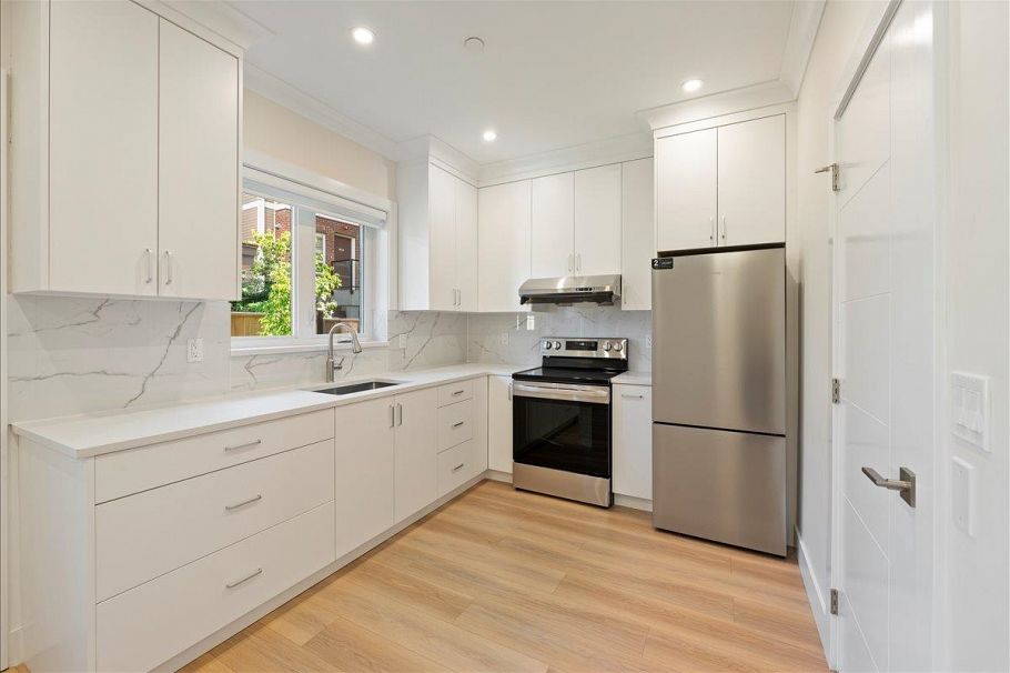 4854 Slocan Street Vancouver, BC - 30