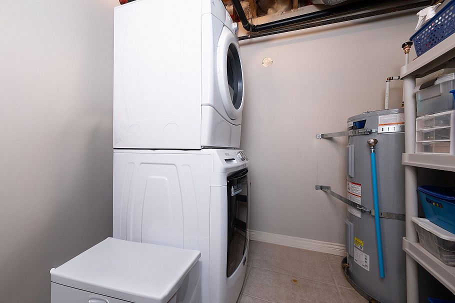 369 E 5th Street North Vancouver, BC - 34