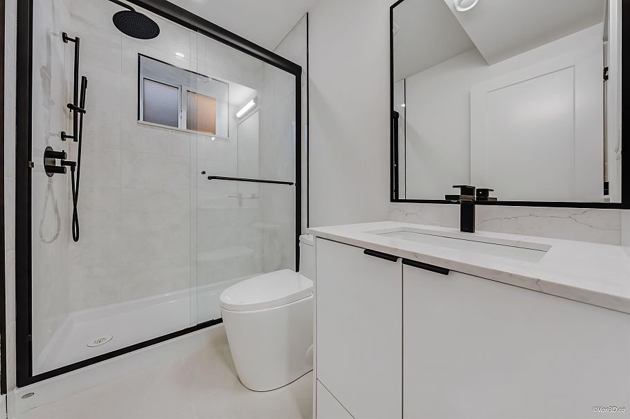 4 4211 Graveley Street Burnaby, BC - 33