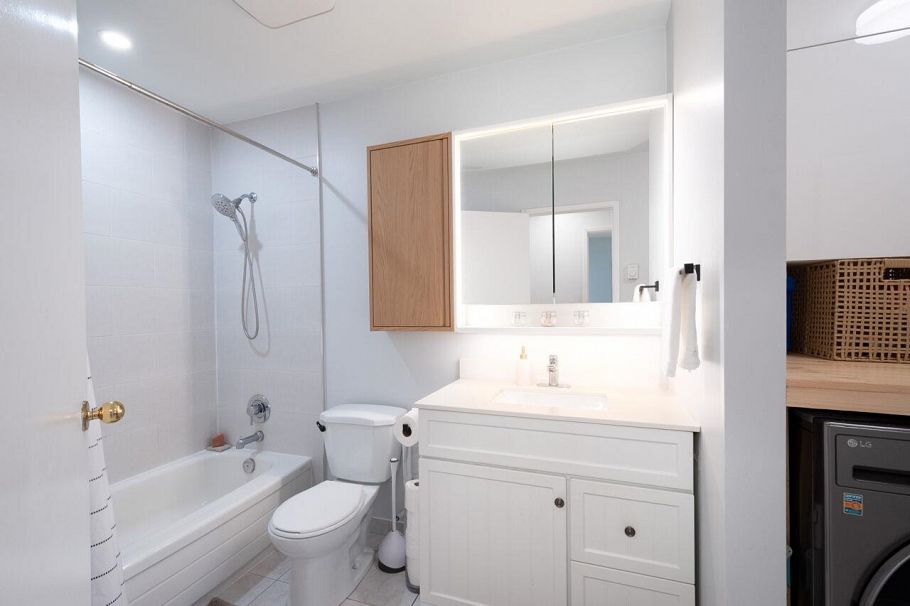 31 900 W 17th Street North Vancouver, BC - 34