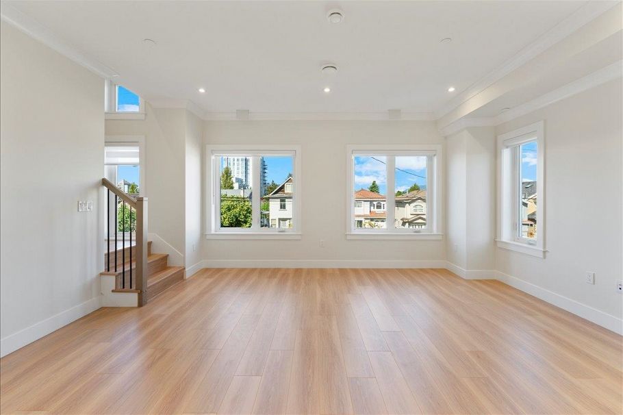 4856 Slocan Street Vancouver, BC - 4