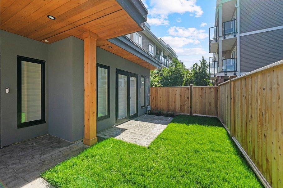 4852 Slocan Street Vancouver, BC - 2