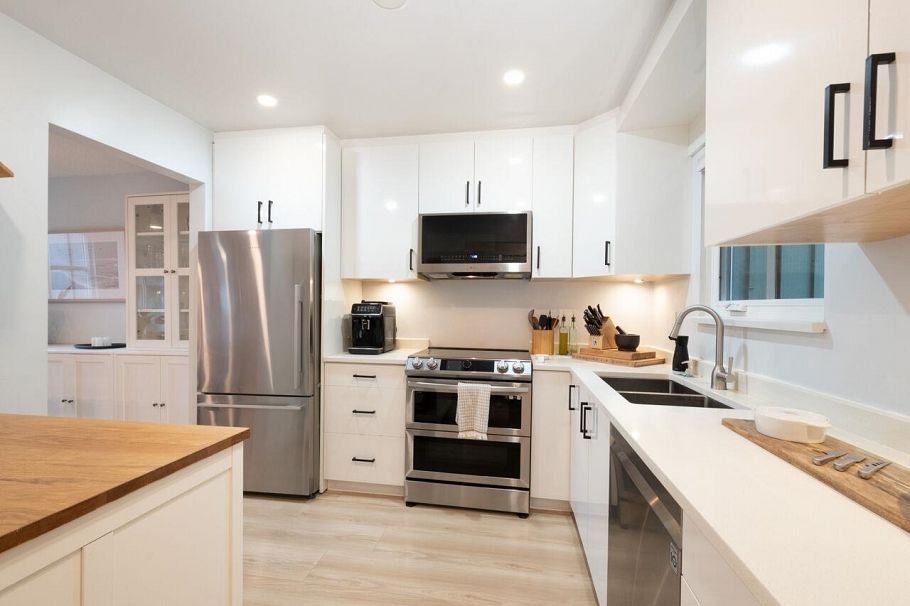 31 900 W 17th Street North Vancouver, BC - 19