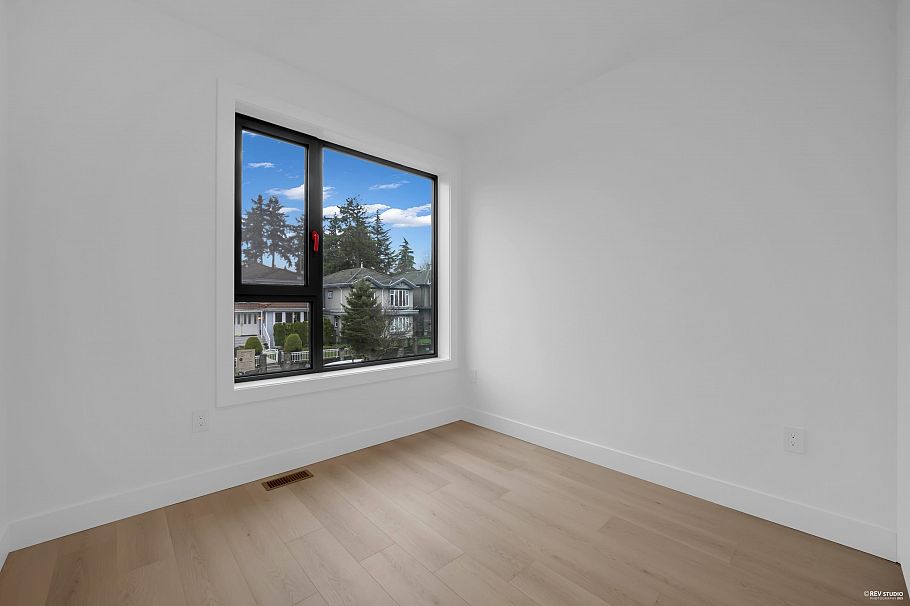 1 262 E 65th Avenue Vancouver, BC - 8