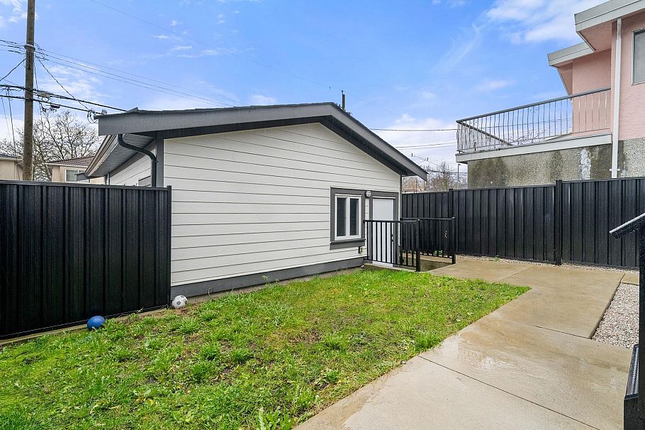 6749 Knight Street Vancouver, BC - 32