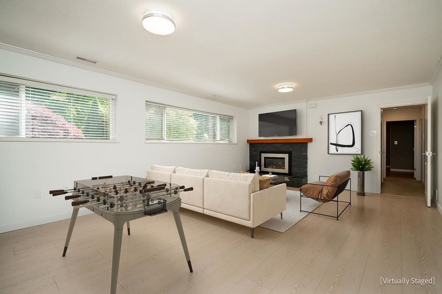 1358 E 14th Street North Vancouver, BC - 26