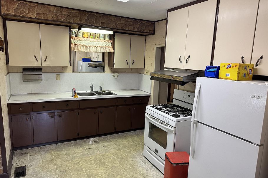 3058 Charles Street Vancouver, BC - 7