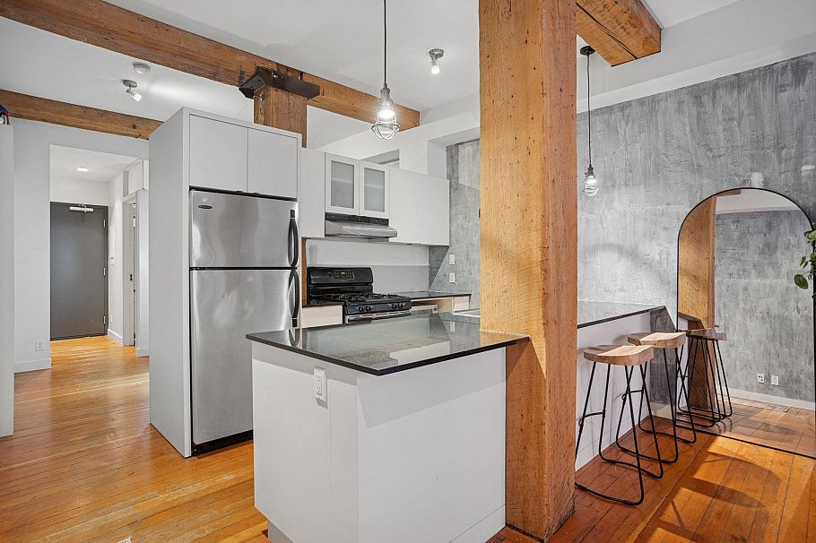 204 310 Water Street Vancouver, BC - 5