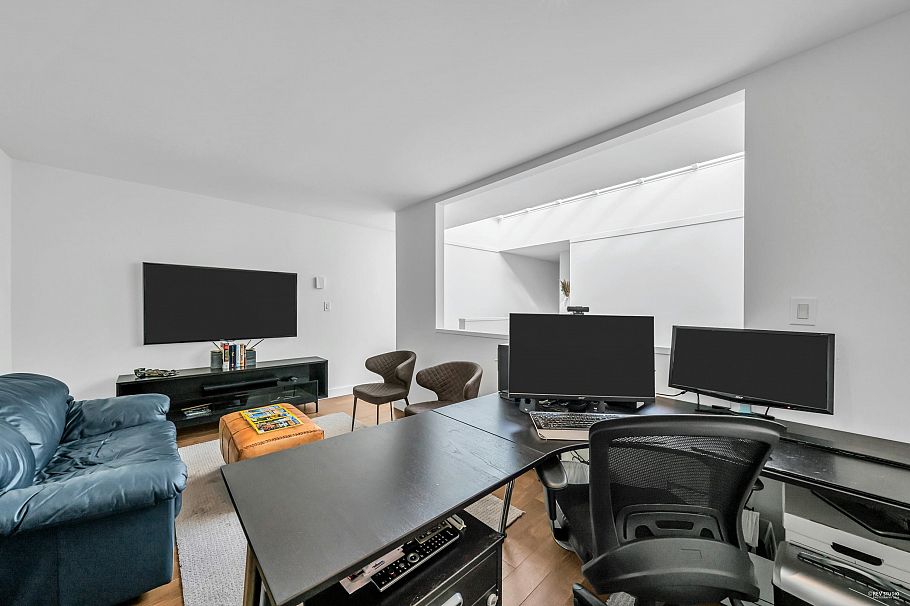 2243 Oak Street Vancouver, BC - 27