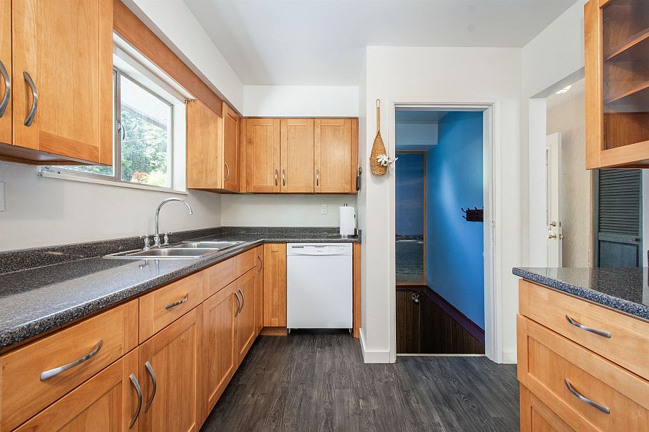 1852 Appin Road North Vancouver, BC - 11