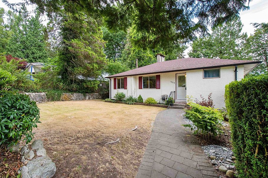 1852 Appin Road North Vancouver, BC - 3