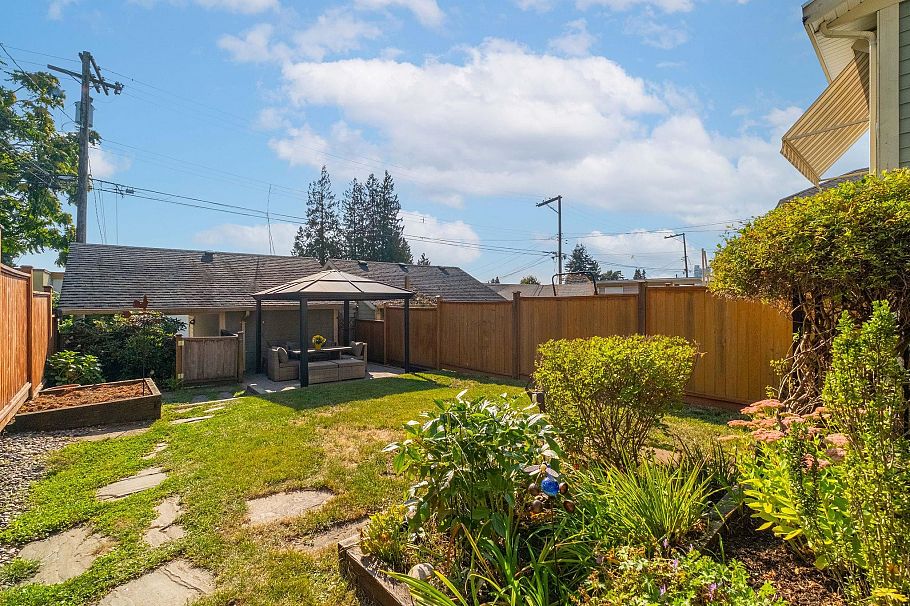 369 E 5th Street North Vancouver, BC - 39