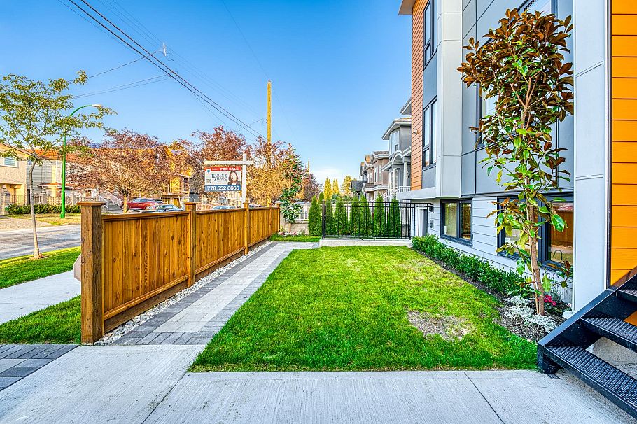 1 968 E 55th Avenue Vancouver, BC - 27