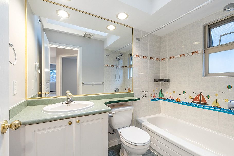 779 W 69th Avenue Vancouver, BC - 25