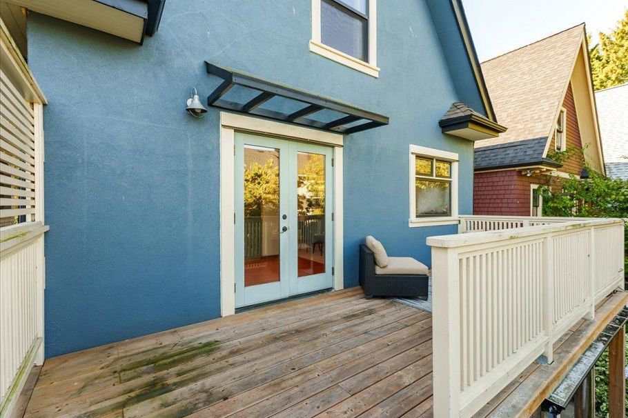 1216 Lakewood Drive Vancouver, BC - 36