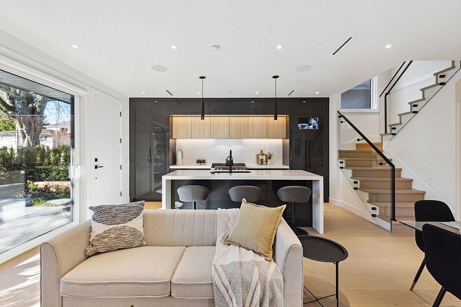 1 3081 W 14th Avenue Vancouver, BC - 8