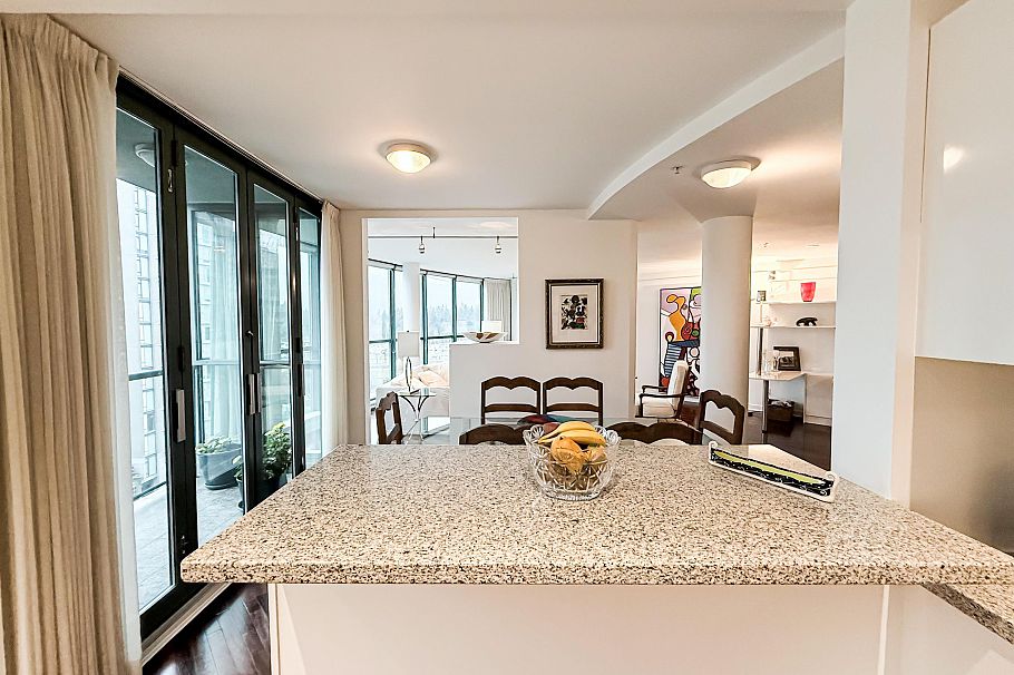 902 1888 Alberni Street Vancouver, BC - 14