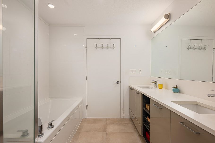 214 3581 Ross Drive Vancouver, BC - 16