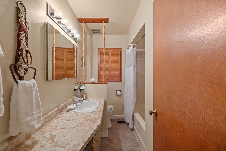 2239 Windridge Drive North Vancouver, BC - 26