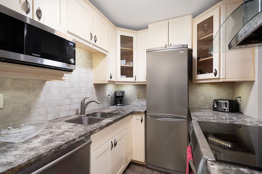 107 1155 Ross Road North Vancouver, BC - 16