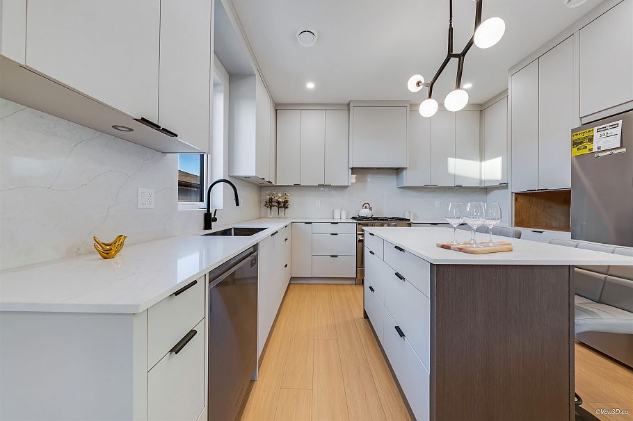 2 4211 Graveley Street Burnaby, BC - 12