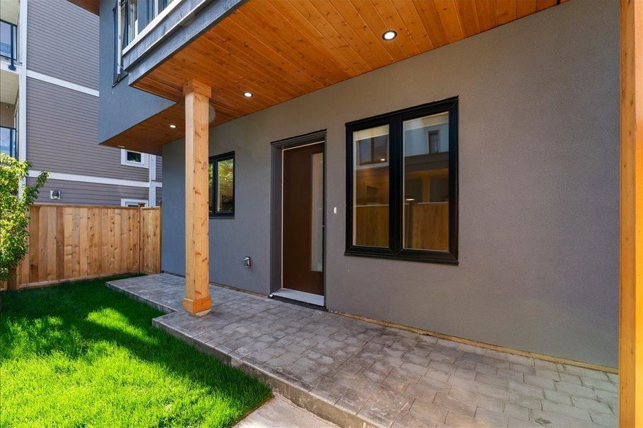 4854 Slocan Street Vancouver, BC - 27