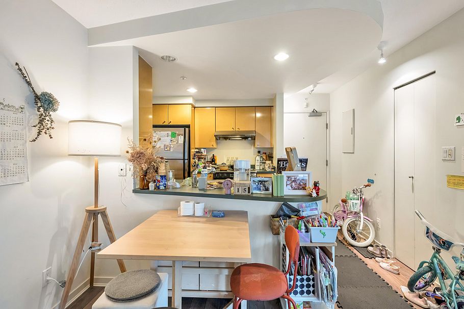 1001 1009 Expo Boulevard Vancouver, BC - 12