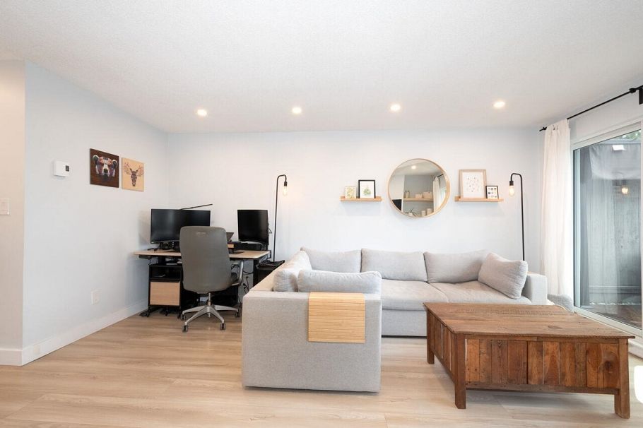 31 900 W 17th Street North Vancouver, BC - 9