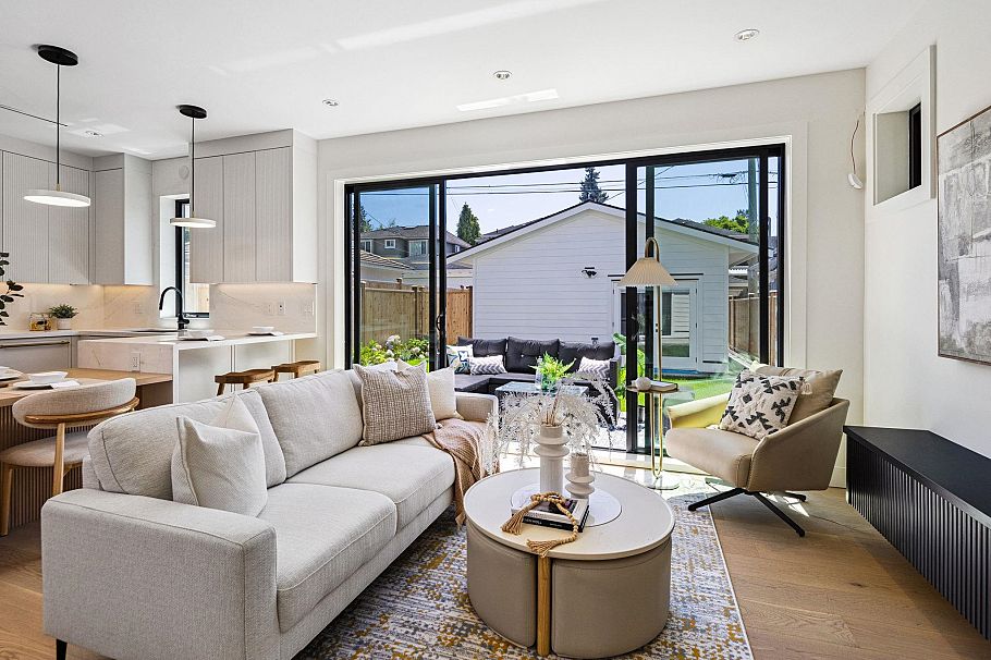 2 250 E 39th Avenue Vancouver, BC - 3